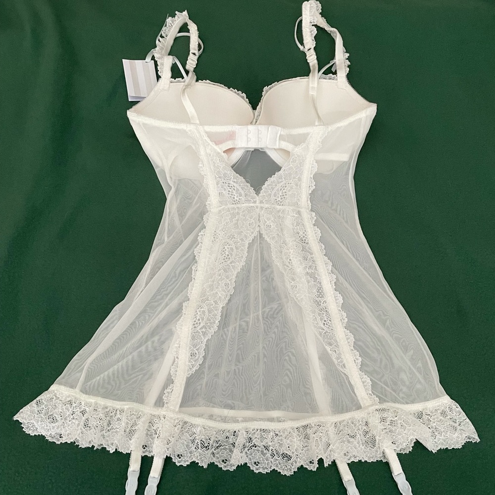 Victoria’s Secret Corset - Picture 8 of 13